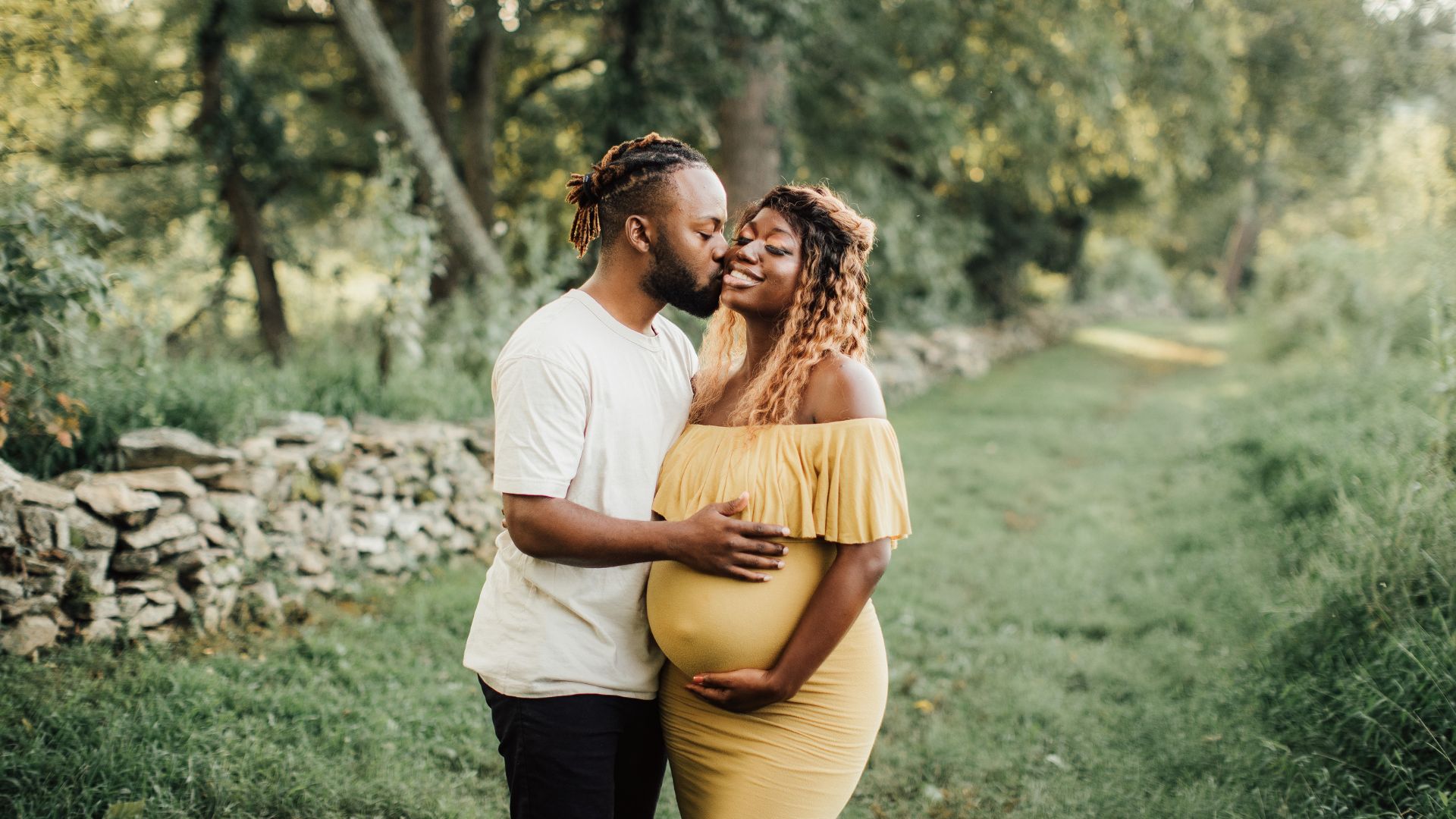 Maternity shoot hair makeup maternity photoshoot couple outdoor — maternity shoot makeup Cape Town by Kay-Lee Muller